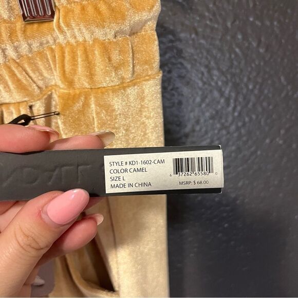 Kendall and Kylie Velour Camel Joggers with Rhinestone Logo - Picture 9 of 12
